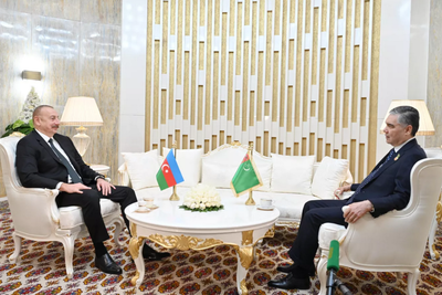 Президент Азербайджана встретился с председателем верхней палаты парламента Туркменистана