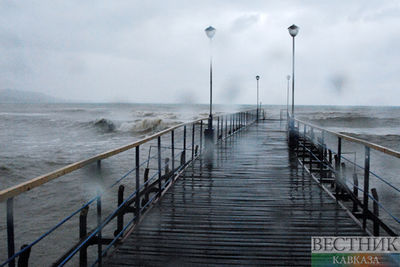 Ливни и ветер задержатся в Крыму из-за циклона
