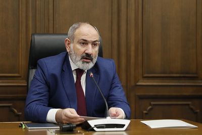 Опрос: деятельность Пашиняна одобряет лишь треть жителей Армении