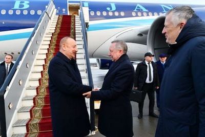 Ильхам Алиев прибыл в Санкт-Петербург