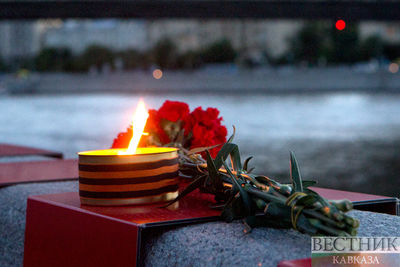 Спикер парламента Азербайджана возложила венок к Могиле Неизвестного солдата 