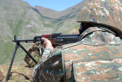 Военная машина с солдатами разбилась в Армении
