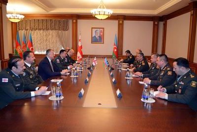 Баку и Тбилиси поговорили о военном сотрудничестве