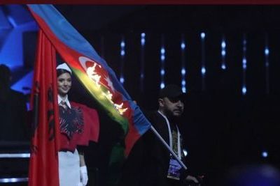 Сжегшего флаг Азербайджана дизайнера объявили в международный розыск