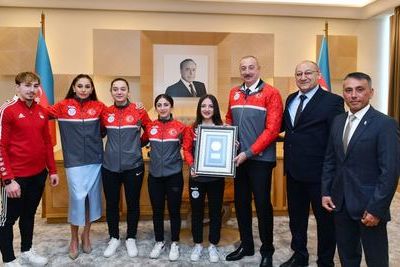 Ильхам Алиев наградил турецких спортсменок, посвятивших свою победу Азербайджану