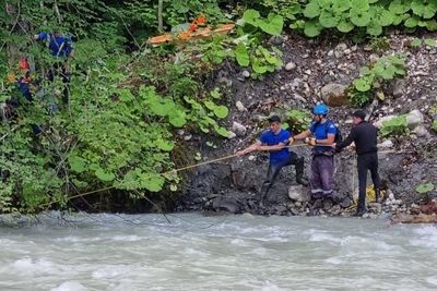 Туристка сорвалась со скалы в Северной Осетии