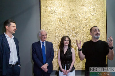Гама Маликова: выставка Blossom азербайджанской художницы в Москве