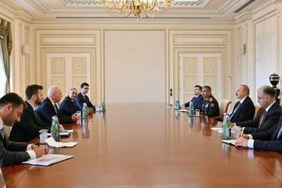 Ильхам Алиев провел переговоры с главой Минобороны Израиля