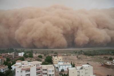 Песчаная буря отправила в больницу свыше 700 жителей Ирана