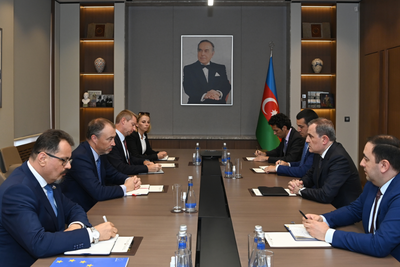Глава МИД Азербайджана встретился со спецпредставителем ЕС