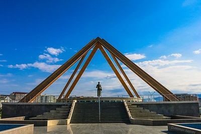 Памятник русской интеллигенции отреставрировали в столице Дагестана