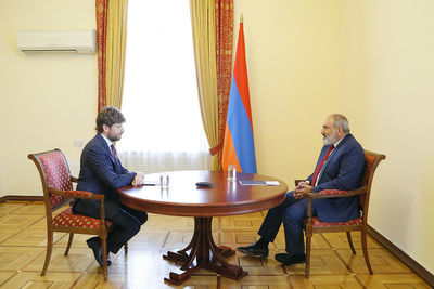 Пашинян встретился с новым послом Франции в Ереване 