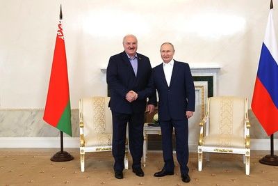 Лукашенко летит на встречу к Путину