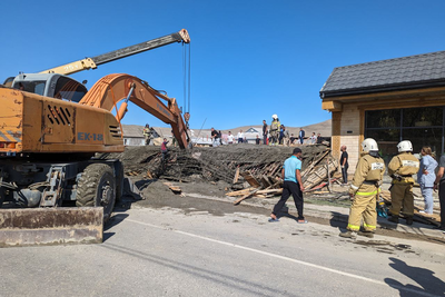 В Дагестане рухнуло строящееся здание, завалило одного из строителей