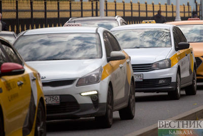 В России хотят запретить мигрантам работать в такси