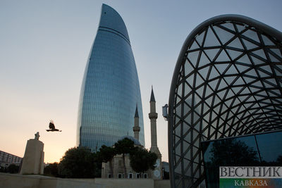 Глава КЧР совершил рабочую поездку в Баку