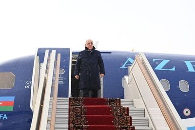 Премьер Азербайджана прибыл с визитом в Москву