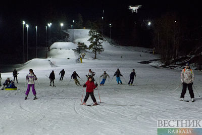 Красная Поляна открыла вечерние катания на лыжах