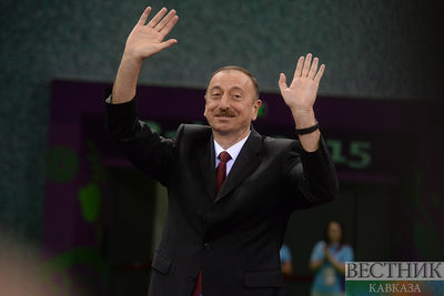 Ильхам Алиев поздравил Петра Порошенко