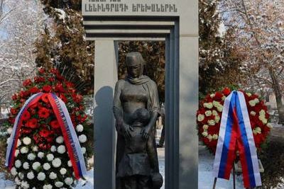 &quot;Циничной провокацией&quot; названо надругательство над памятником в Ереване