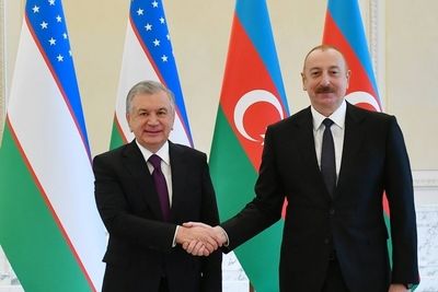 Шавкат Мирзиеев поздравил Ильхама Алиева с победой на выборах 