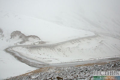Снегопад закрыл дорогу между Грузией и Арменией