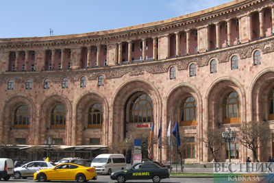 В Ереване начались выборы в совет старейшин 