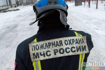 Пожарным удалось локализовать пламя на складах в Георгиевске