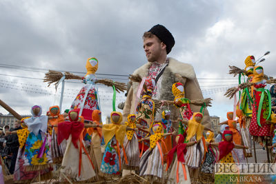 В столице России празднуют Масленицу