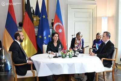 Баку подвел итоги переговоров Байрамова и Мирзояна в Берлине