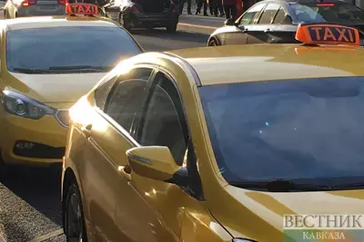 Водители такси вышли на акцию протеста в Тбилиси