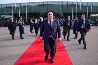 Премьер РФ завершил визит в Азербайджан