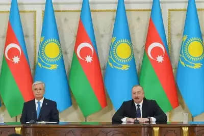 Алиев обсудил с Токаевым мирный договор с Арменией