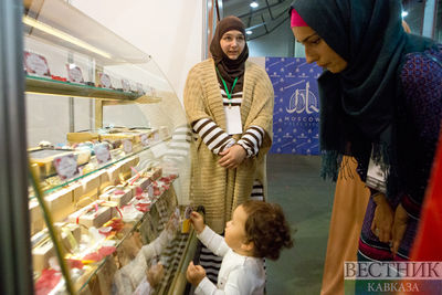 Посетительницы выставки Халяль