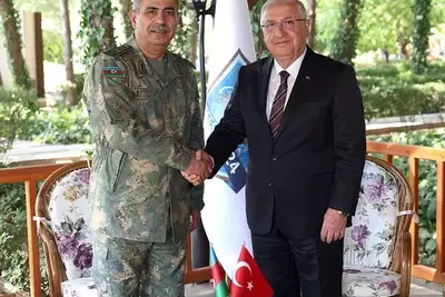 Главы Минобороны Азербайджана и Турции провели переговоры