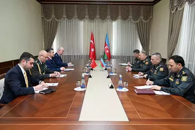 Баку и Анкара поговорили о развитии военных связей