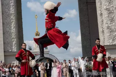 Пасха в Москве, День Победы и мечеть в Агдаме: лучшие фото мая 2024