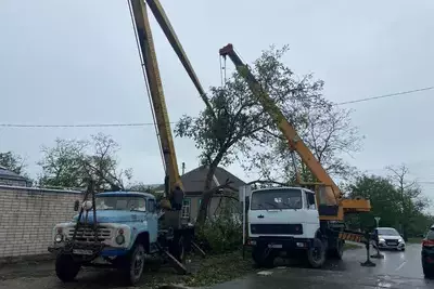 В результате урагана пострадало свыше 600 зданий в Черкесске