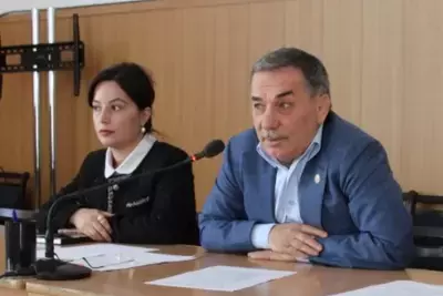 Главу района задержали за ненормативную лексику в Дагестане