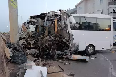Туристический автобус в Анталье протаранил столб, множество пострадавших россиян