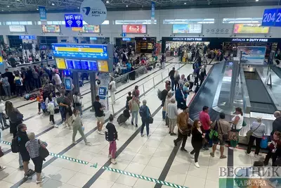 Аномальные очереди в аэропорту Еревана: руководство назвало причину