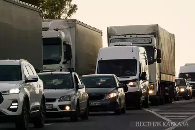 Свыше тысячи машин ждут своей очереди на Крымский мост