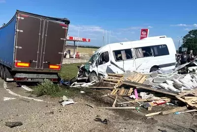 Более 10 человек пострадали в смертельном ДТП на трассе на Кубани