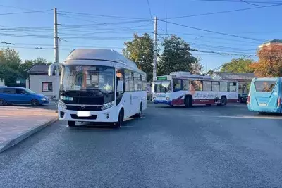 Реанимация стала итогом столкновения электросамоката с автобусом в Ставрополе