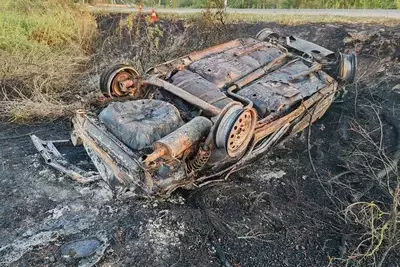 Вылетевшая с дороги машина загорелась в кювете на Ставрополье