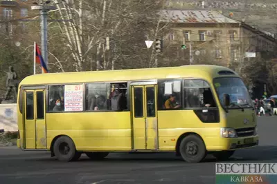 В Ереване тушили пожар в рейсовом автобусе