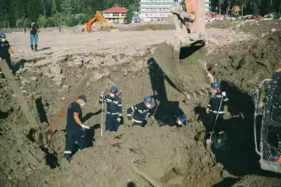 Оползень накрыл дорогу на западе Грузии