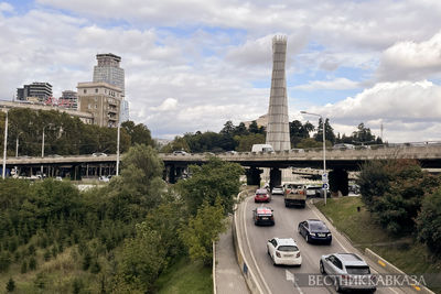 Площадь героев в Тбилиси