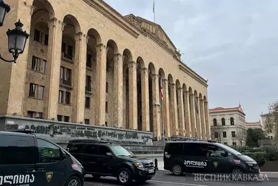 Оппозиция в Грузии вновь собирается у парламента