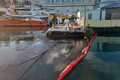 Затонувший в Черном море танкер начали готовить к утилизации